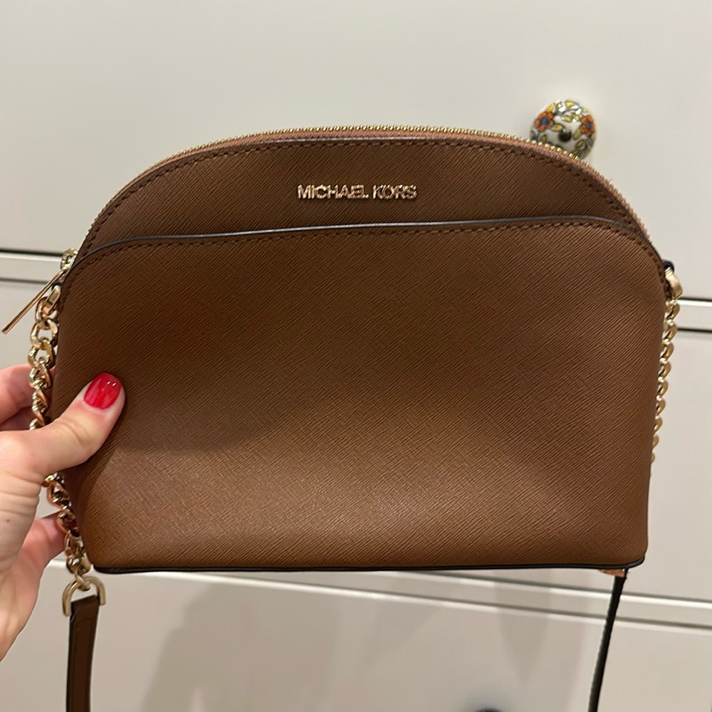 Michael Kors Jet Set Travel Medium Dome Crossbody Bag